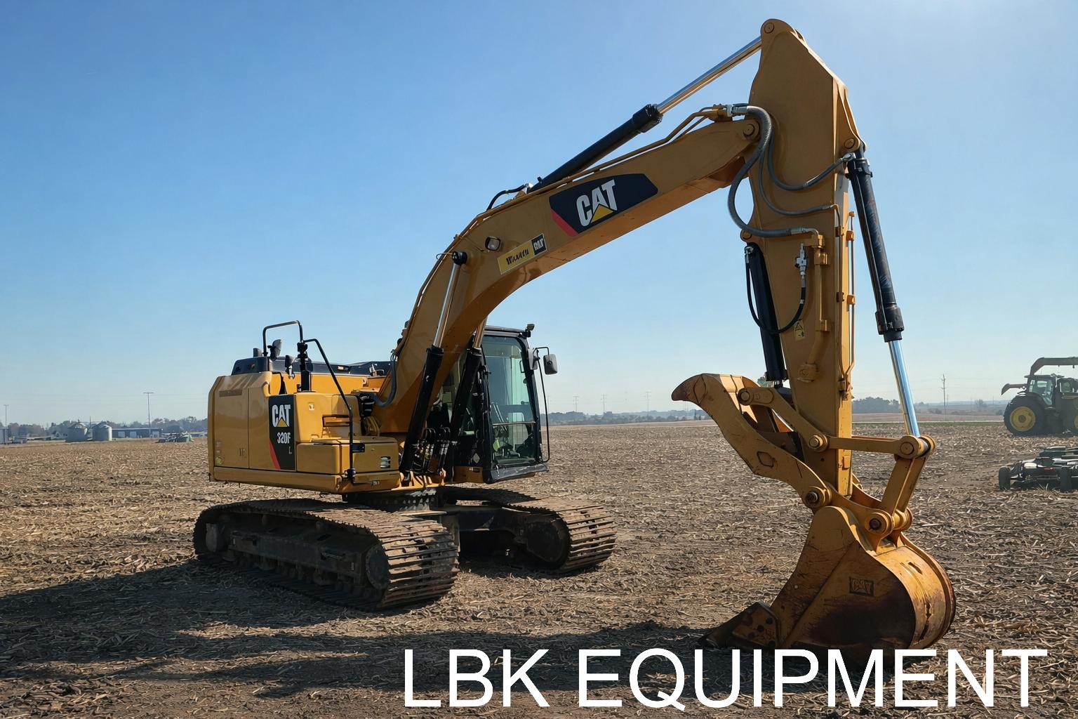 2017 Caterpillar 320F L - Image 2
