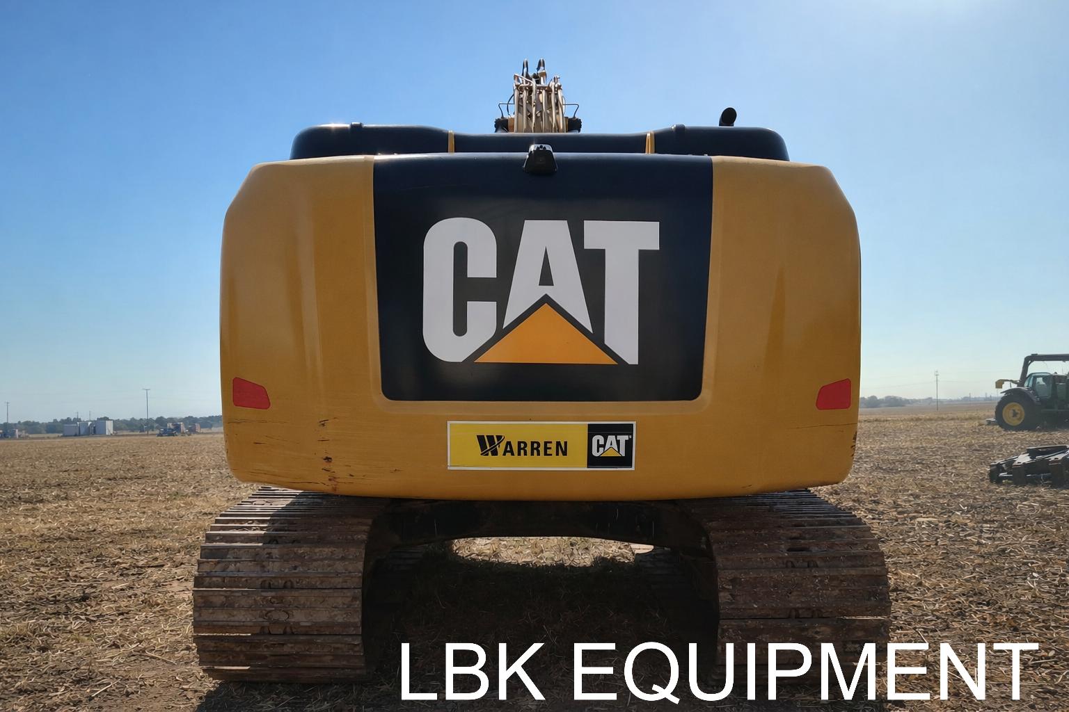 2017 Caterpillar 320F L - Image 4