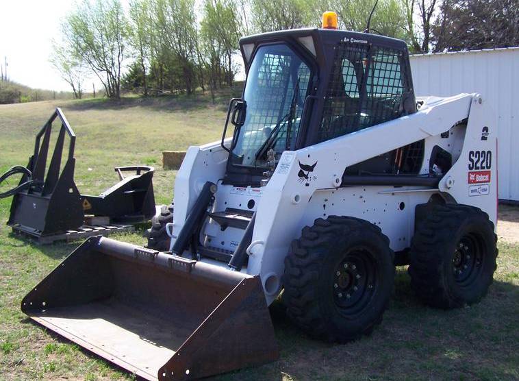 2007 Bobcat S220 - Image 2