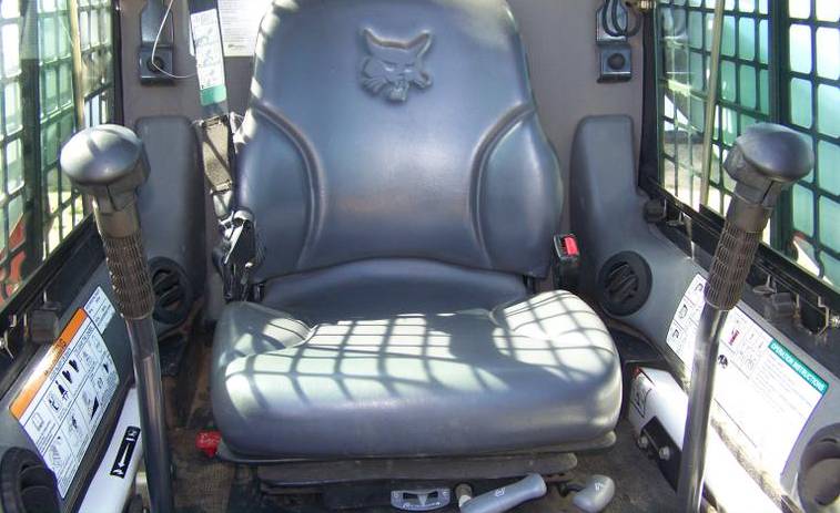 2007 Bobcat S220 - Image 16
