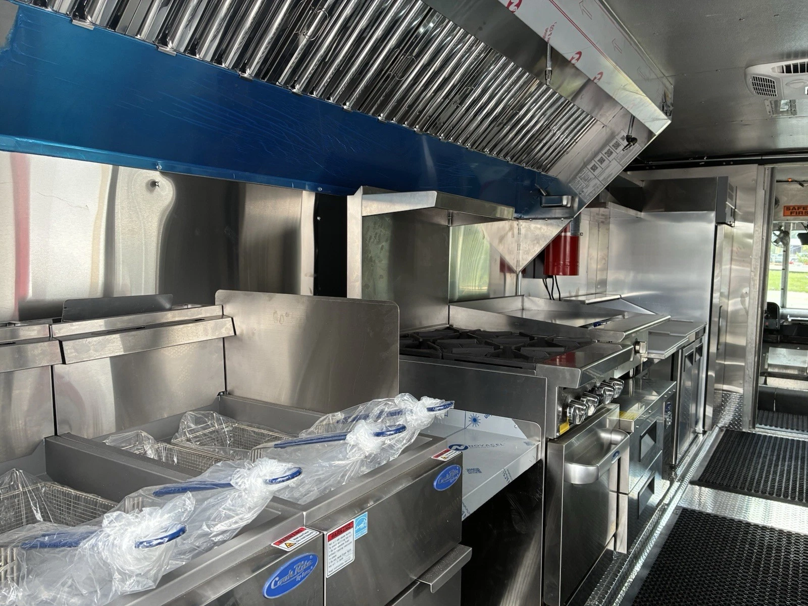 2026 Build Food Truck Brand New Kitchen - Image 14