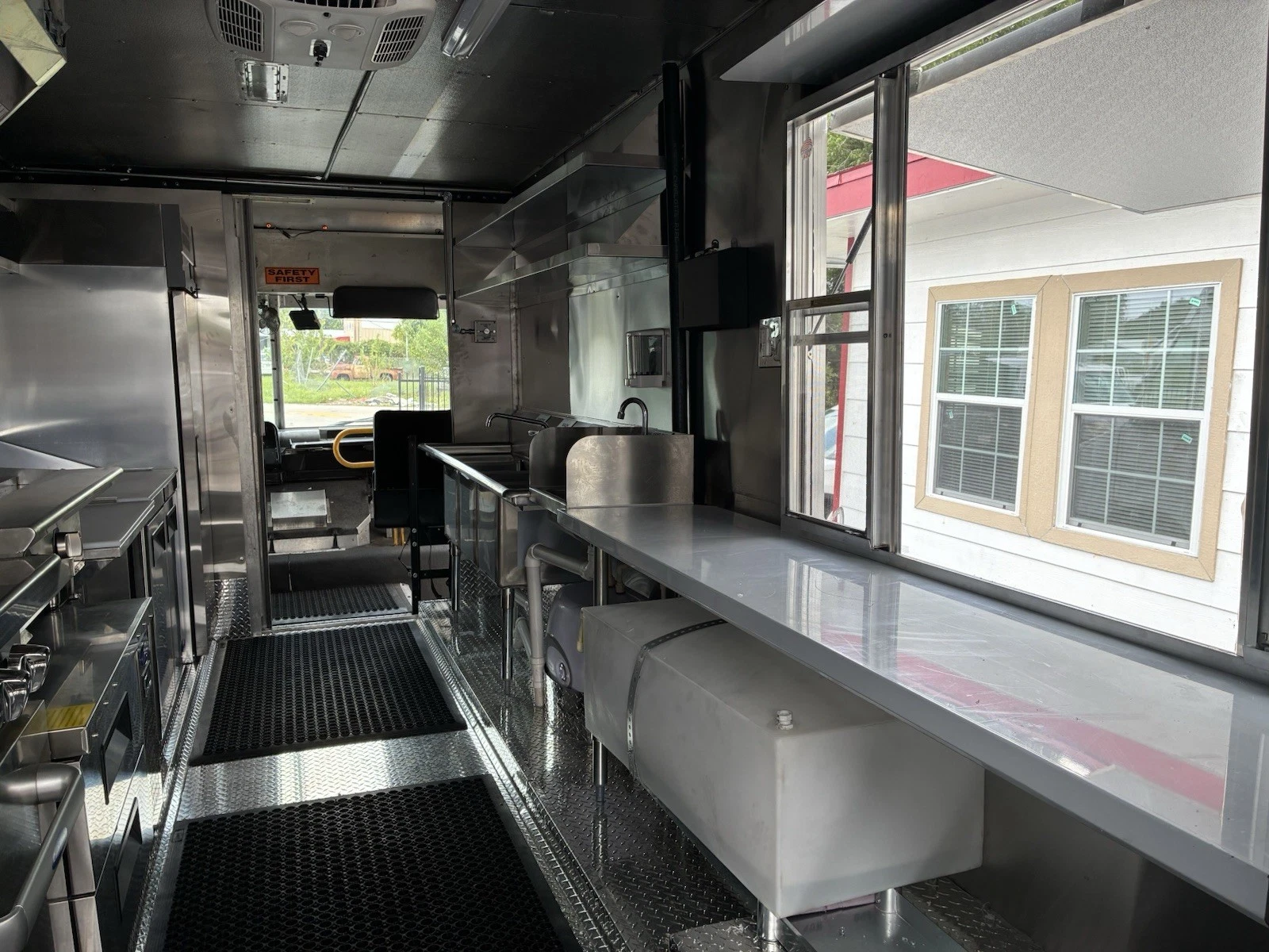 2026 Build Food Truck Brand New Kitchen - Image 15