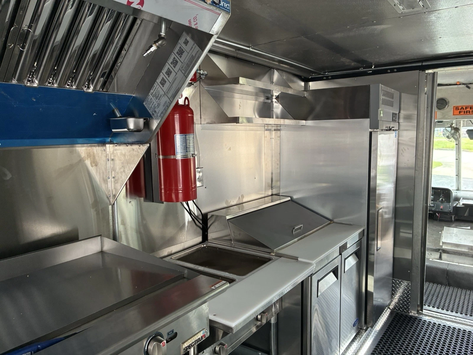 2026 Build Food Truck Brand New Kitchen - Image 17