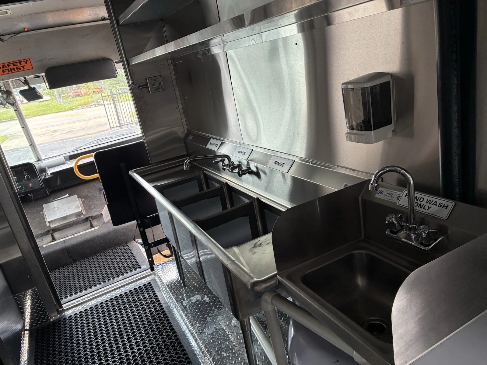 2026 Build Food Truck Brand New Kitchen - Image 18